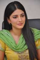 Shruti Hassan Latest Images